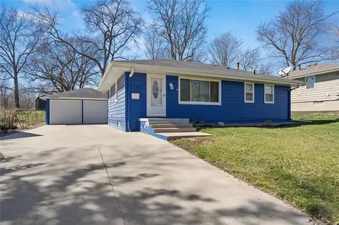 3424 SW 7th St, Des Moines, IA 50315
