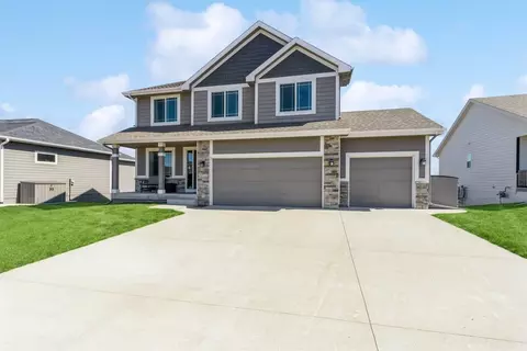 3715 NW Beechwood St, Ankeny, IA 50023