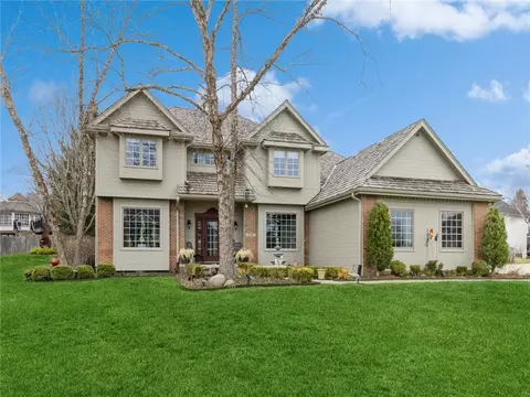 14001 Willow Dr, Clive, IA 50325
