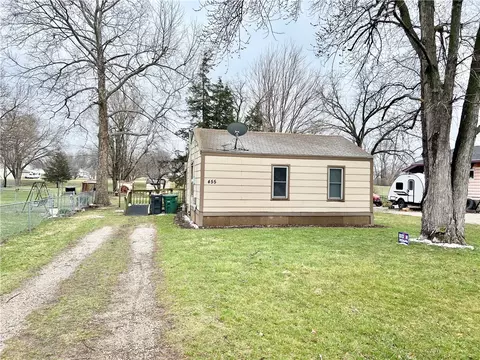 455 NE 48th Pl, Des Moines, IA 50313