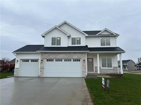 6080 Martin Dr, Pleasant Hill, IA 50327