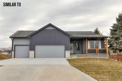 531 Walnut Dr, Huxley, IA 50124