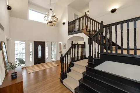 3311 Valley Ridge Ct, West Des Moines, IA 50265
