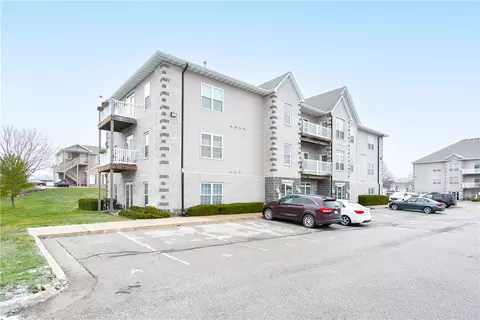 4510 Twain Cir #204, Ames, IA 50014