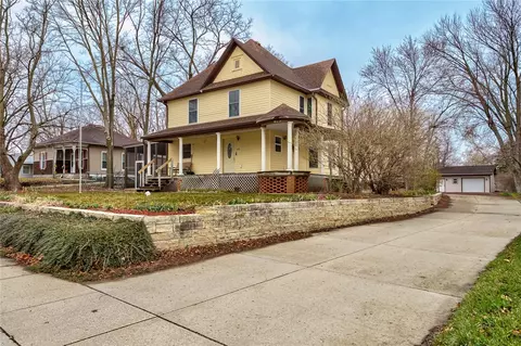 615 13th St, Ames, IA 50010