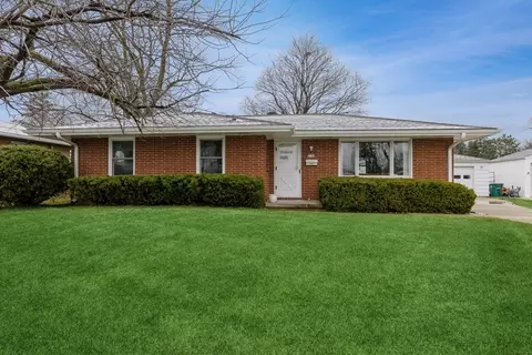 1703 Hillside St, West Des Moines, IA 50265