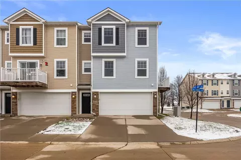4805 NE Grove Ln, Ankeny, IA 50021