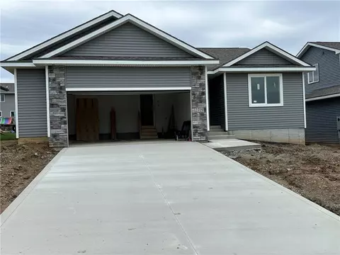 2719 22nd St SW, Altoona, IA 50009
