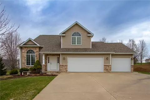953 204th Pl, Pella, IA 50219