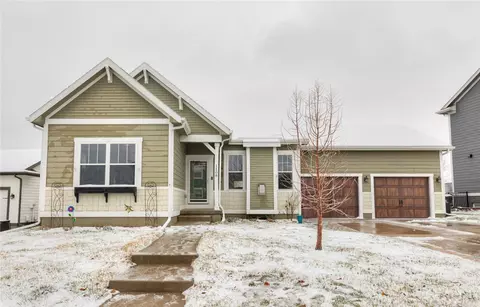 1108 SW Maple St, Ankeny, IA 50023