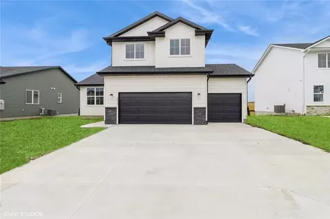 3018 6th Ave SW, Altoona, IA 50009