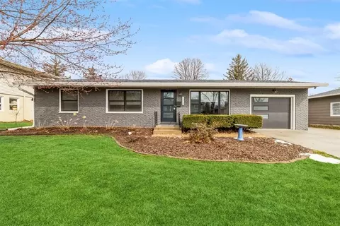 4015 Ross Rd, Ames, IA 50014