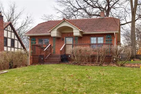 2606 Lincoln Ave, Des Moines, IA 50310