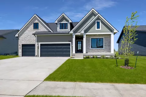 145 NW Valleyview Dr, Waukee, IA 50263