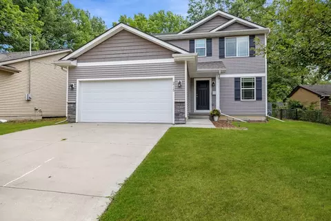 2715 54th St, Des Moines, IA 50310