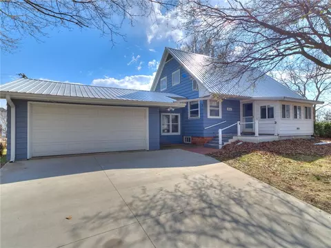 211 Bellevue St, Brooklyn, IA 52211