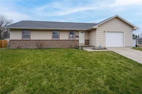 406 E 7th Street Pl S, Newton, IA 50208