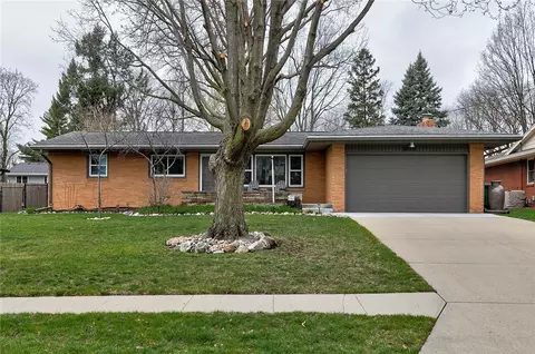 2908 Beverly Dr, Urbandale, IA 50322