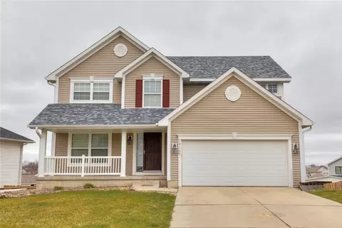 2726 Fayrdale Dr, Des Moines, IA 50320