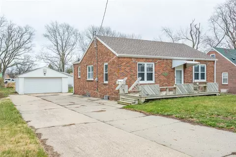 213 19th St, West Des Moines, IA 50265