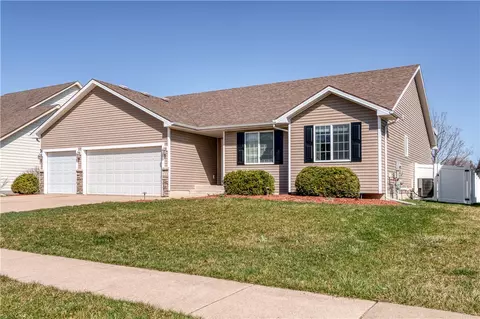 675 SE Carefree Ln, Waukee, IA 50263