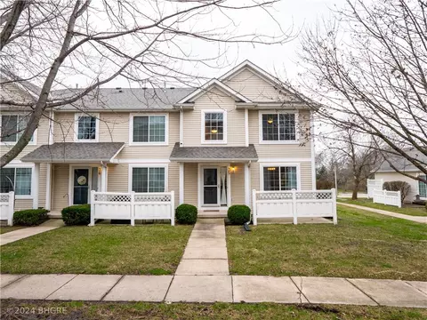 1400 S 52nd St #35, West Des Moines, IA 50265