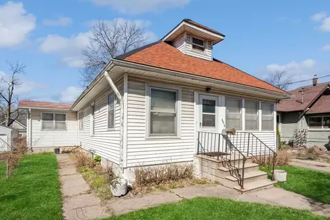 3010 Wright St, Des Moines, IA 50316