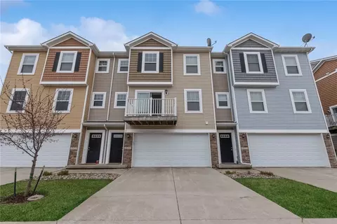 4821 NE Grove Ln, Ankeny, IA 50021