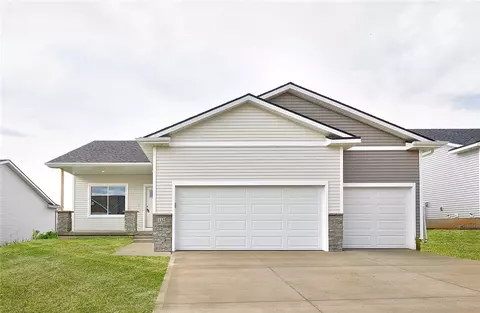 1323 S Atticus St, West Des Moines, IA 50266