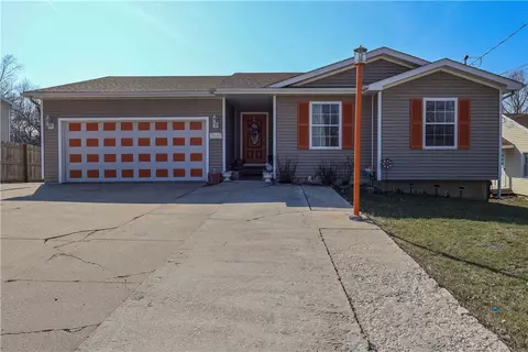 3430 S Union St, Des Moines, IA 50315