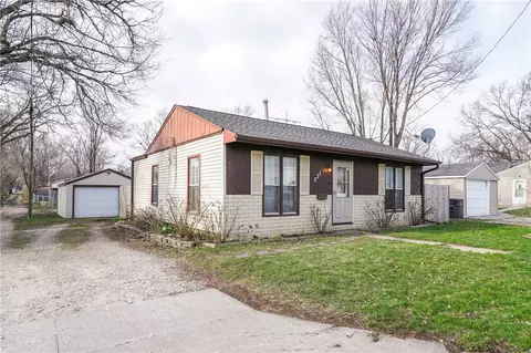2311 Thompson Ave, Des Moines, IA 50317