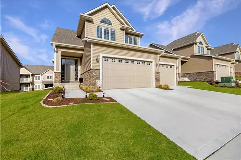 3920 140th St, Urbandale, IA 50323