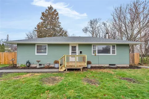 302 S 10th St, Adel, IA 50003