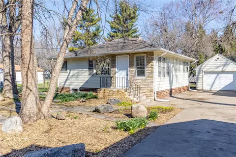 1516 Guthrie Ave, Des Moines, IA 50316