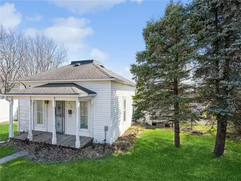 208 1st St, Ackworth, IA 50001