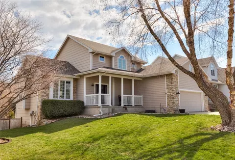 2810 Lexington Dr, Norwalk, IA 50211