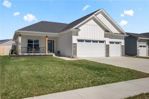 91 Landon Dr NW, Bondurant, IA 50035