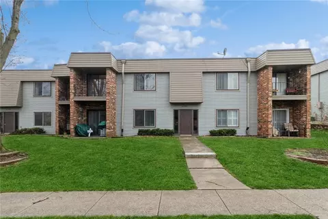 4709 Woodland Ave #7, West Des Moines, IA 50266