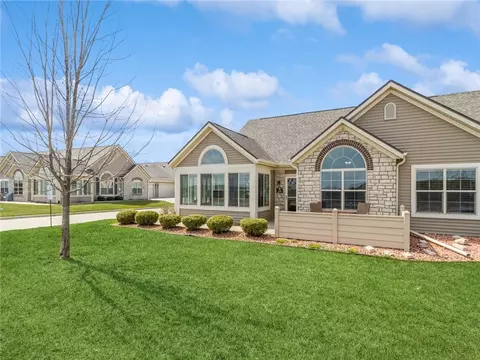 3305 SE Glenstone Dr #201, Grimes, IA 50111