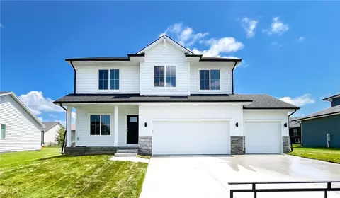 1417 NE Poplar Ct, Grimes, IA 50111