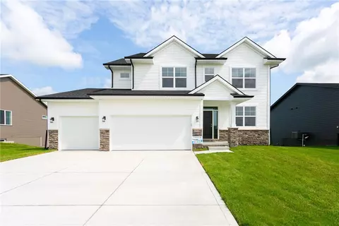 2508 N 8th Ave E, Newton, IA 50208