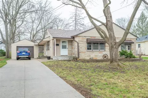 704 E 6th St N, Newton, IA 50208
