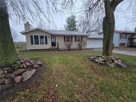 504 Fairview Dr, Pleasantville, IA 50225