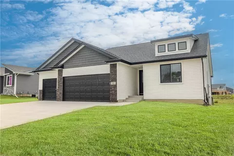 600 NW Rosemont Dr, Waukee, IA 50263