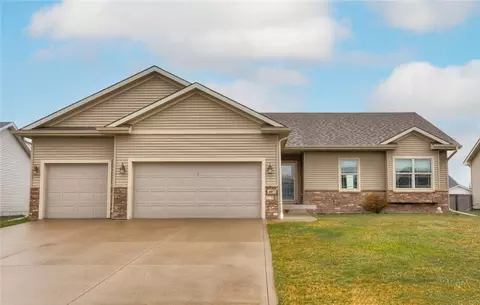 407 Braeburn Dr, Norwalk, IA 50211