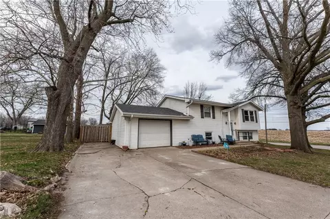 201 W Larson St, Knoxville, IA 50138
