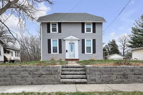 104 N Oak Park Ave, Colfax, IA 50054