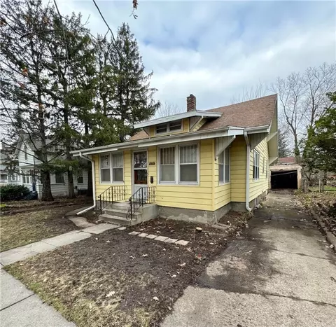 618 Carroll Ave, Ames, IA 50010