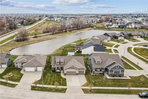 1810 NW Beechwood St, Ankeny, IA 50023