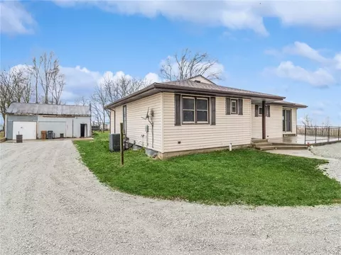 13836 33rd Ave, Saint Charles, IA 50240